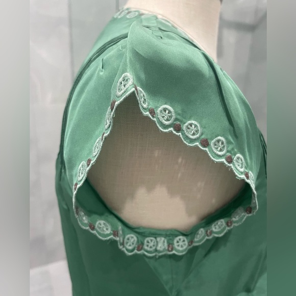 BCBGMAXAZRIA GREEN SILK TOP SIZE SMALL - Picture 12 of 16